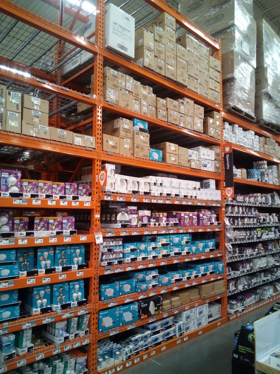 RTomkins4's tweet photo. HD#0941 D27 BULBS! With an extra hand from Sam, we fixed the secondary disaster that had been developing. Thank you for your help!
#teamwork #BleedOrange #CustomerService #gettingitdone @KevinLent13 @THD0941 @rgalante_46 @CymermanLori @ https://t.co/GjlUXt7U3t