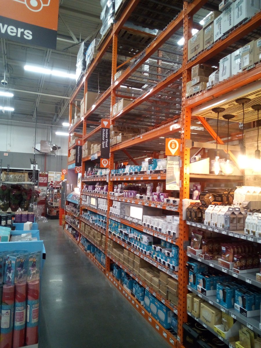 RTomkins4's tweet photo. HD#0941 D27 BULBS! With an extra hand from Sam, we fixed the secondary disaster that had been developing. Thank you for your help!
#teamwork #BleedOrange #CustomerService #gettingitdone @KevinLent13 @THD0941 @rgalante_46 @CymermanLori @ https://t.co/GjlUXt7U3t