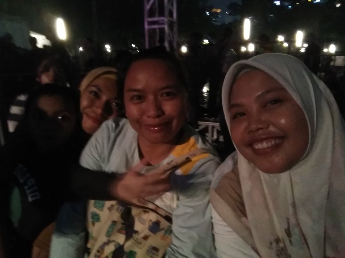 YuliLyong's tweet photo. Poek tapi seru nih😅😚
Basa nonton #thepanturas di #musikologi2019 https://t.co/hZ2AE3t5gQ