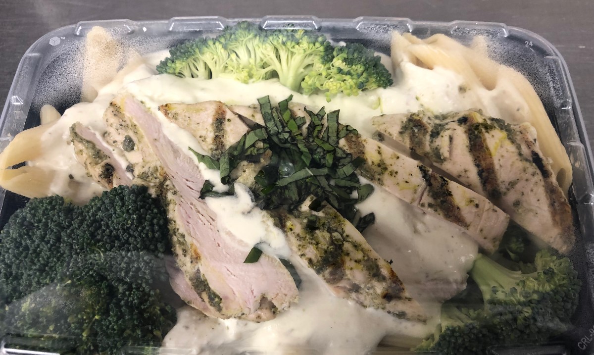 BBG2GO's tweet photo. Trying to keep on track while all the Holiday goodies are coming into the office? Come get a Fit meal from our fridge at Buffalo's Best Pizza on Lake Ave next week! https://t.co/wajwNbn1EK