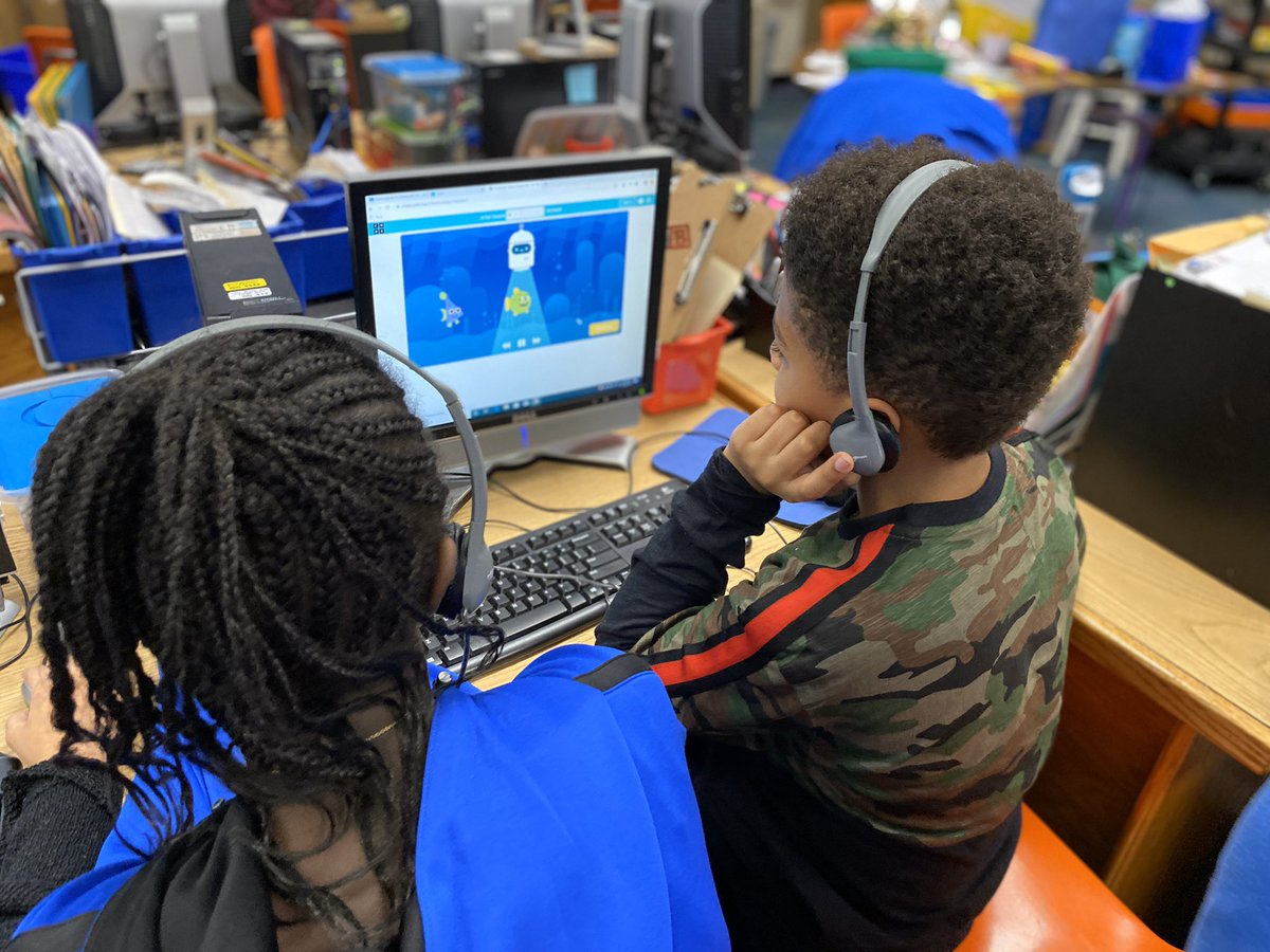 kimlgeorge's tweet image. #CSEdWeek & #HourofCode may be over, but we’re moving #BeyondtheHourofCode
#CSforGood #AI 
Functions, events, & variables
Oh my!
Explore ethical machine learning 
@codeorg #WhyLP #truenorthbrunswick