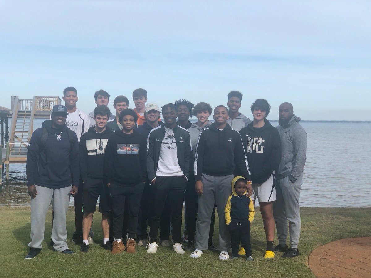 coachT_fearless's tweet photo. Nothing w/o GOD! 

@MV_MOV 75
Ponce de Leon (FL) 35

'20 @amorge0 15p 7r
'23 @DylanHolbrook6 15p
'23 @chaseclemmons23 10p 5a 4r
'21 @AndrewDoug6 10p
'21 @Jwwicker24 10p

Record: 6-2

@TMarkwith14 @Relentless_Hoop @KyleSandy355 @OntheRadarHoops @GaHoopCircle @HoopSeenGA https://t.co/4Io6YWFq48