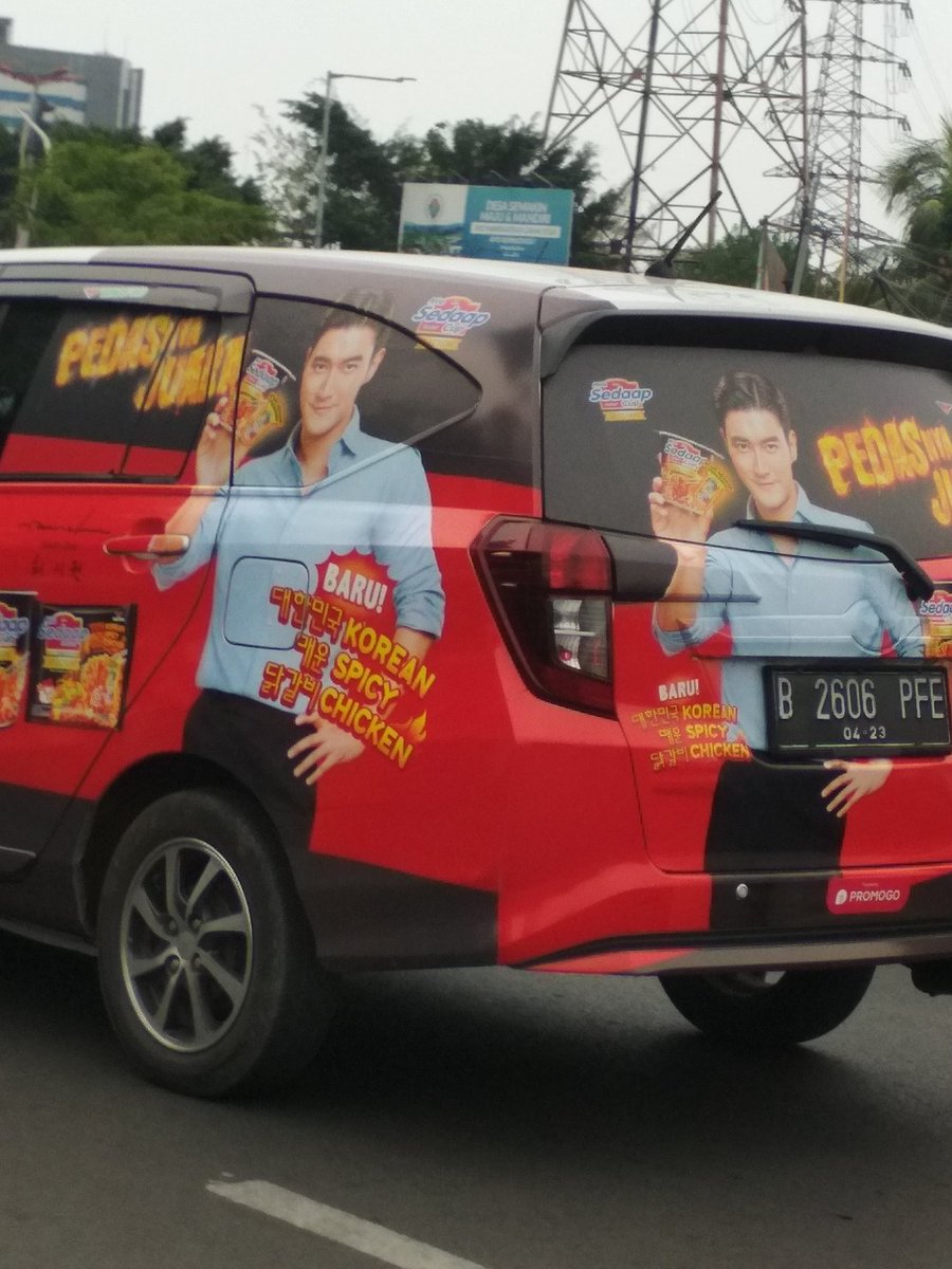 YuliLyong's tweet photo. Ketika di jalan dan papasan ama mobil yang ada kamu nya..
auto keluarin hp akutuuh,pengen jepret kamu @siwonchoi 😍😍😘😘 https://t.co/rxBVzAwhQ7