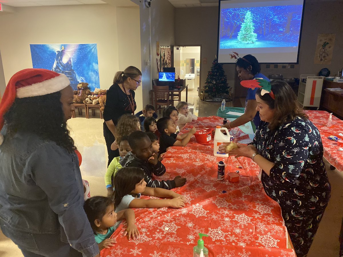 BryanMRussell's tweet photo. I don’t think I’ve ever spent a day at a school that was filled with so much genuine joy. Polar Express Pajama Day at @RoyalPalm_RPS was full of learning, hands-on activities and so many smiles plus a great winter dance! @FdlrsAlpha @mgbongiovi @Dr_Corcoran @SommerPBCSD https://t.co/OeT0e7SHDb