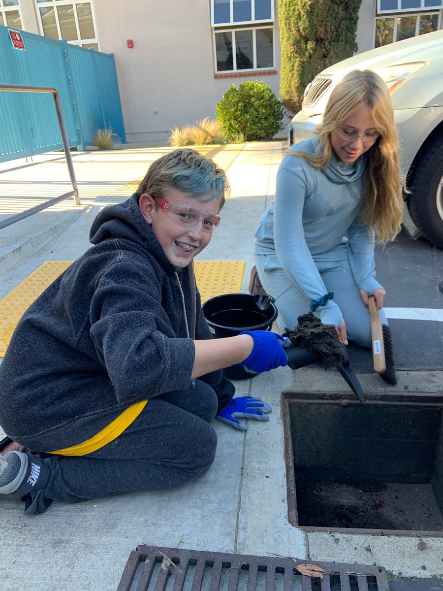 swpppinternship's tweet photo. Paul Ecke Central SWPPP Interns doing some catch basin maintenance before leaving for winter break ❄️ #rainprep #onlyraininthedrain #swppp https://t.co/HEUVcfCEKZ
