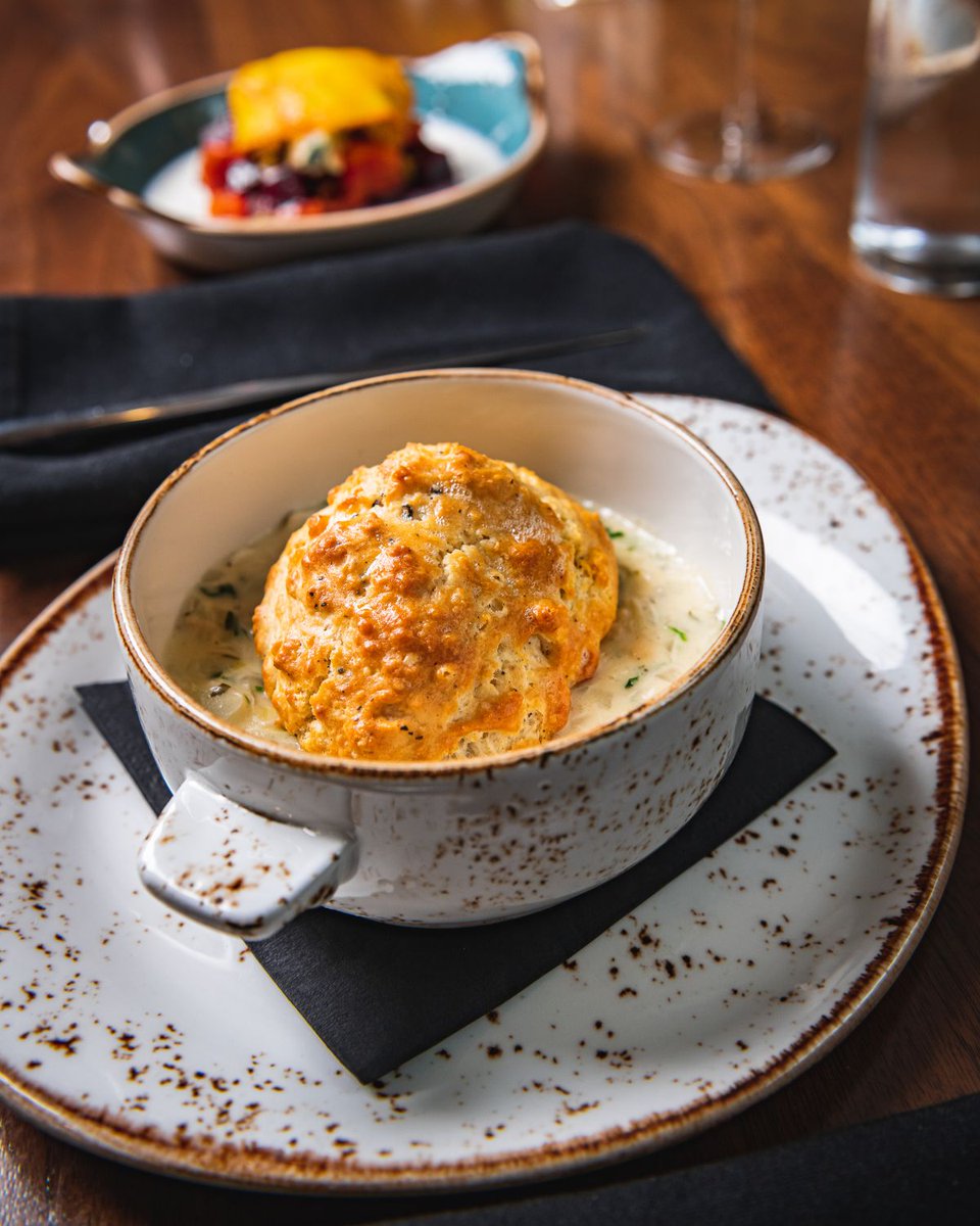 Pinch us, we must be dreaming. Jonah Crab Chowder, AKA heaven in a bowl. 😍🦀
