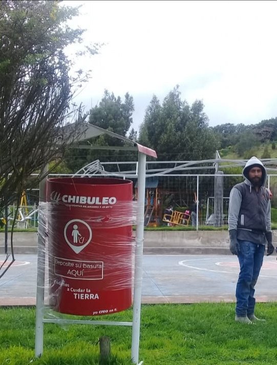 coopchibuleo's tweet photo. #SomosGrandes
📍 #Tulcán||Se entregan contenedores de basura en la parroquia #Urbina_Taya, beneficiando a alrededor de 3.000 habitantes, esta importante actividad ayudará al cuidado del ornato y a la conservación ambiental. https://t.co/0X9Sg5ojWK