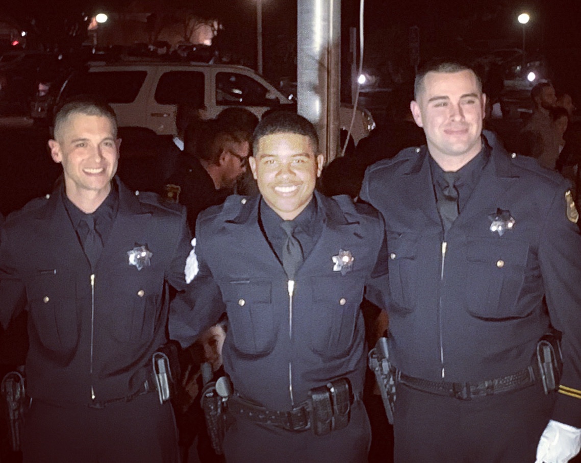 berkeleypolice's tweet photo. Congratulations to our 3 new officers who graduated from the Sacramento Police Academy. Welcome to our family Officers Booze, Ramsey and Mandragona 💙#joinberkeleypd

#berkeley #careerchange #JobSearch #ThinBlueLine #policeacademy #graduation https://t.co/TnLdGGvsnn