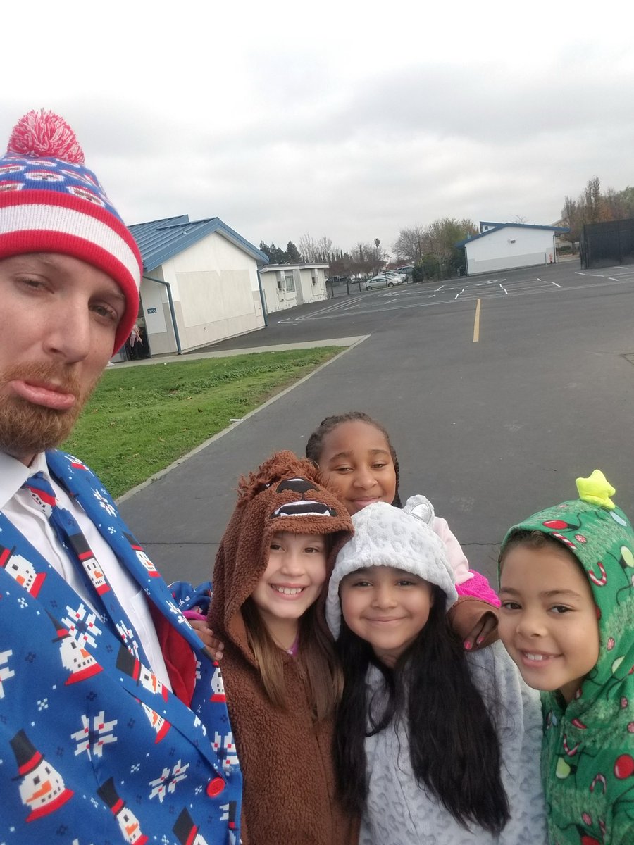 coachlundin's tweet photo. Vice president of the North Pole reporting for duty! https://t.co/hA6T6S7zEz
