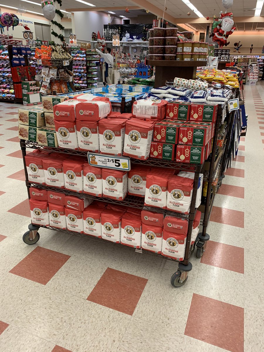 GregoryPliska's tweet photo. Market Basket Nashua NH @CPGChristmas #acostachristmaschallenge https://t.co/Ly1TtG5Cr0