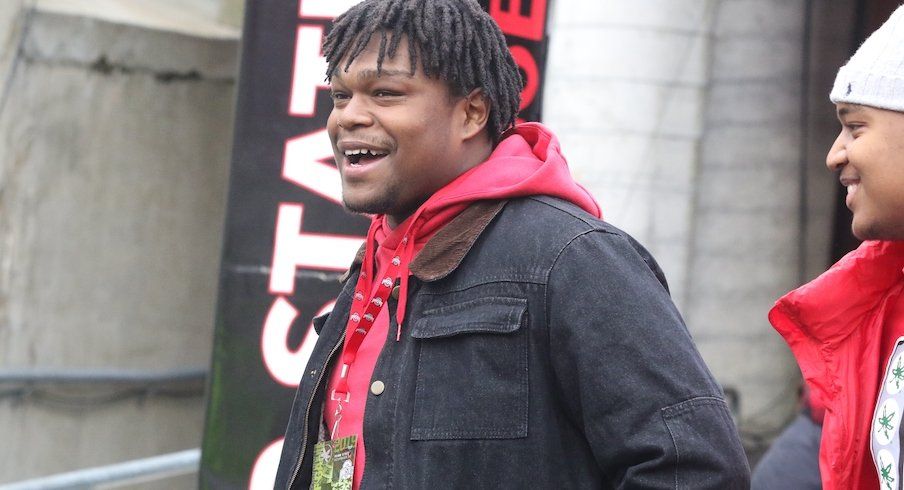 11W's tweet photo. Darrion Henry-Young has lost weight so that he can remain a defensive end for Larry Johnson at Ohio State. https://t.co/AnC31DmqkT https://t.co/sNTL4GyPEl