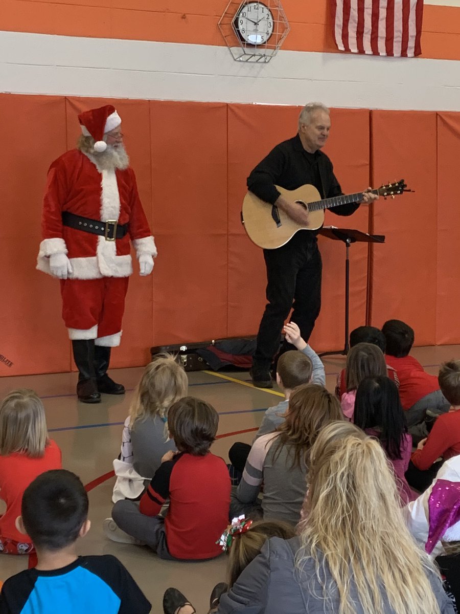 MaryBegley2's tweet photo. Great end to our week! All school sing along with Papa Yata and Santa +all students went home with a new book to read over break!! @downsvilleES #downsvilletigers https://t.co/yThiZ9EhKg