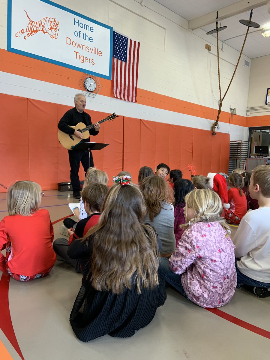 MaryBegley2's tweet photo. Great end to our week! All school sing along with Papa Yata and Santa +all students went home with a new book to read over break!! @downsvilleES #downsvilletigers https://t.co/yThiZ9EhKg