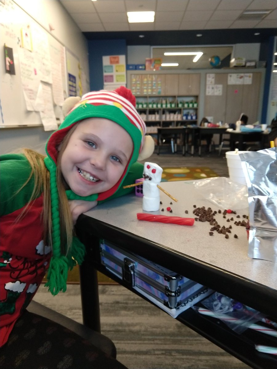 christacorrie's tweet photo. We had a blast at our winter party this afternoon! It "snowed" and we had to pick up all the "snowballs" with straws. Then we tried to build snowmen out of treats! #isdstrong #ISD2nd @Cassell_Park #CPKnights https://t.co/KhoMPhC7Ar