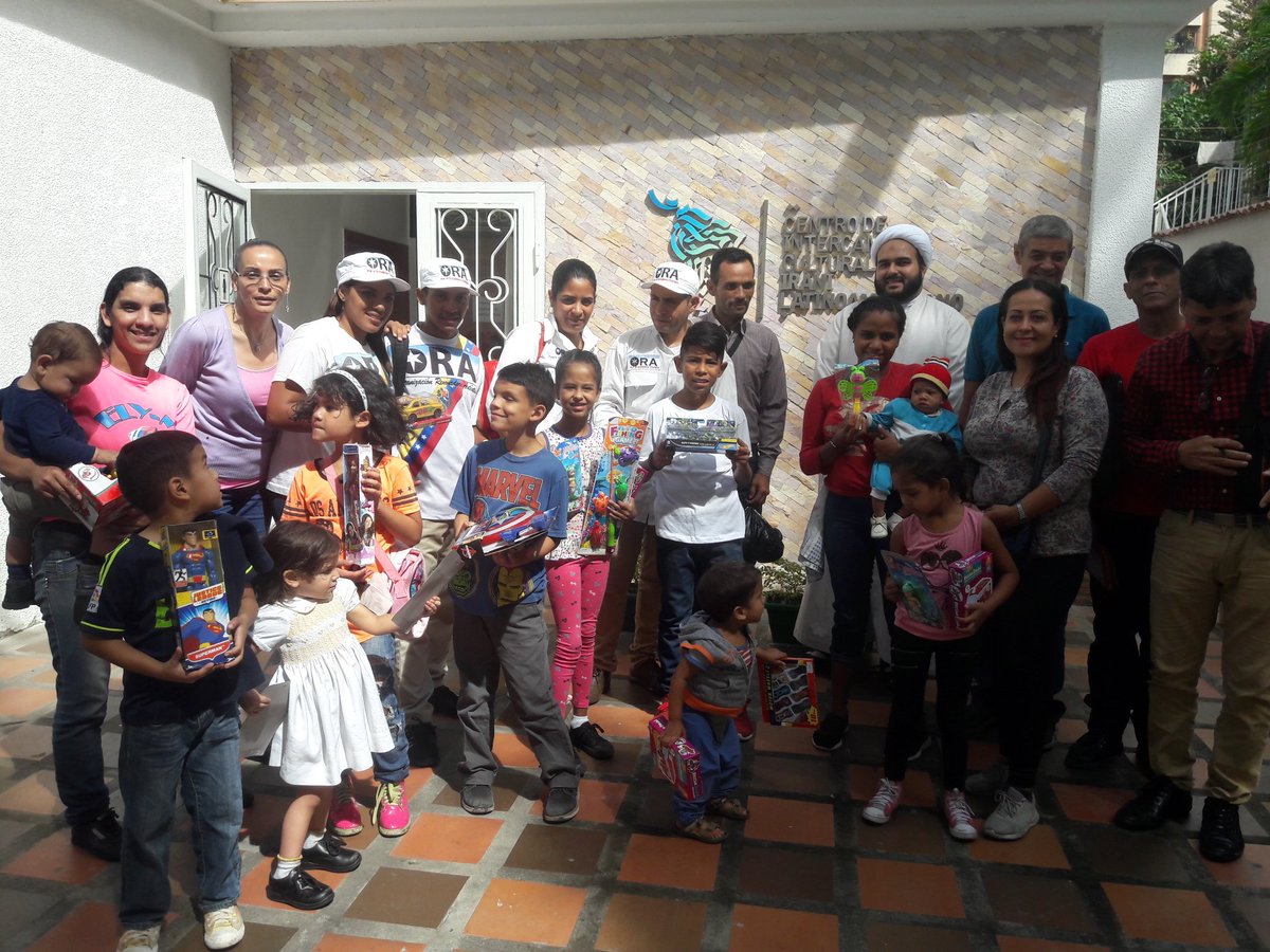 Ronald Mendible. ✝☪🕉☸✡🔯🕎🏳️ (@ronaldmendible) on Twitter photo Seminario Libertad de Cultos en Venezuela y entrega de Juguetes gracias Tania Diaz, Yuraima Mata, Verónica y Ronald Mendible a nombre de los niños ecumenicos
.<a href="/NicolasMaduro/">Nicolás Maduro</a>
.<a href="/taniapsuv/">Tania Valentina Díaz</a> .@psuvaristobulo .<a href="/PartidoPSUV/">PSUV</a> .<a href="/JoseGVielmaMora/">Vielma Mora</a> .<a href="/ORIATEVENEZUELA/">CNI Consejo Nacional Intereligioso 🇻🇪🕎✝️☪️☯️🕉</a> Seminario Libertad de Cultos en Venezuela y entrega de Juguetes gracias Tania Diaz, Yuraima Mata, Verónica y Ronald Mendible a nombre de los niños ecumenicos
.<a href="/NicolasMaduro/">Nicolás Maduro</a>
.<a href="/taniapsuv/">Tania Valentina Díaz</a> .@psuvaristobulo .<a href="/PartidoPSUV/">PSUV</a> .<a href="/JoseGVielmaMora/">Vielma Mora</a> .<a href="/ORIATEVENEZUELA/">CNI Consejo Nacional Intereligioso 🇻🇪🕎✝️☪️☯️🕉</a>