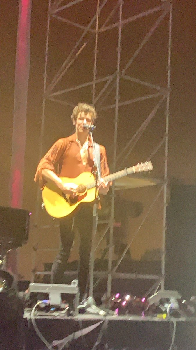 belendiaazg's tweet photo. @ShawnAccess definitely stage b 🥰🥰 being like 2meters away from @ShawnMendes &amp; @ConnorBrashier https://t.co/evZvv7C4GO