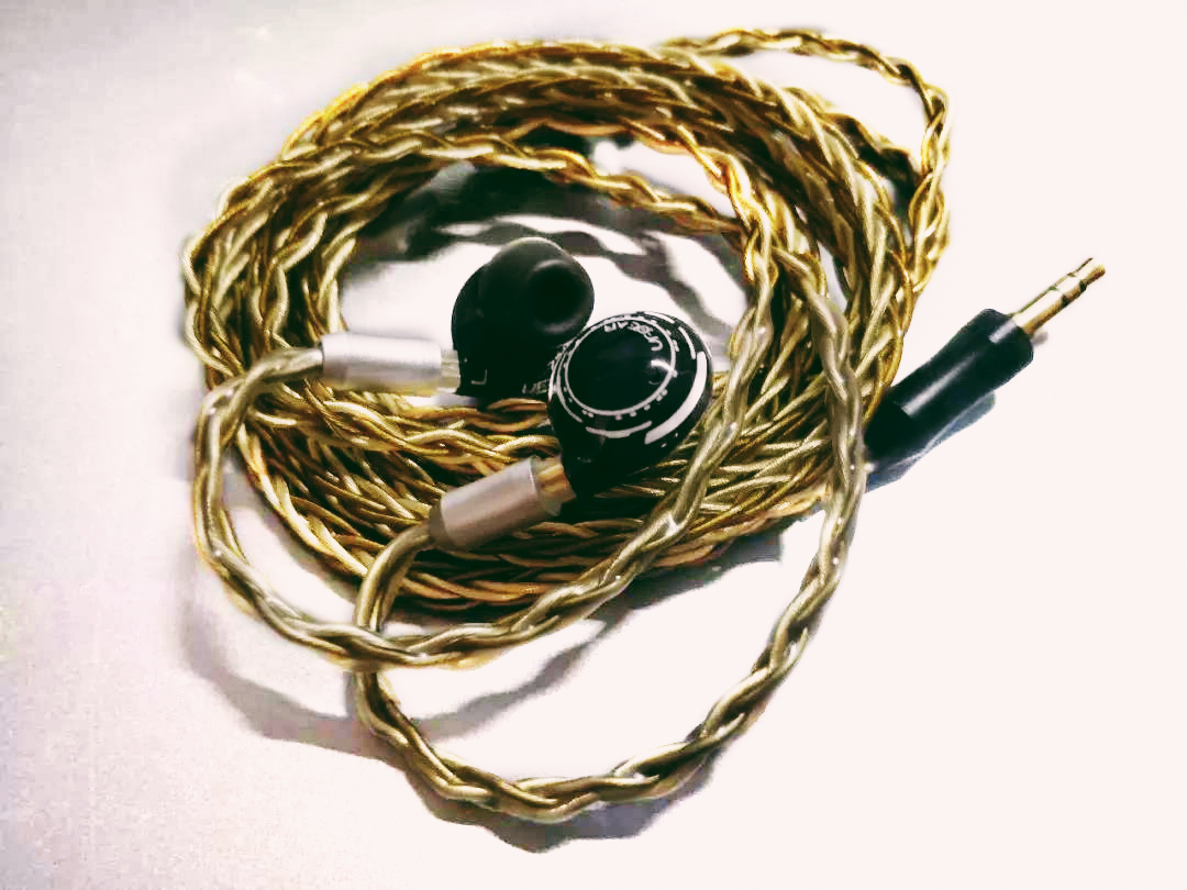 ufoear's tweet photo. Professional hybrid cable HI-FI sound quality UP grade.
#UFOEAR #cable #cables #hybrid #mmcx #upgradecable #handmade #iem #audiogear  #audiocable #audiocables https://t.co/XM87WiRWeT