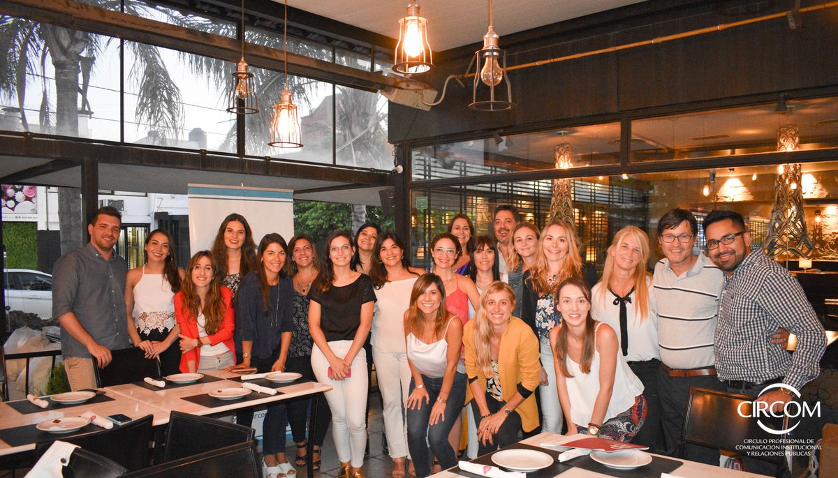 CircomCBA's tweet photo. 👏 Así cerramos el año los socios, con una reunión de evaluación y aprendizaje de lo vivido. Ya estamos soñando con un 2020 con mucha energia #CircomCba #RelacionesPúblicas #ComunicaciónInstitucional https://t.co/XOjZDfjiNG