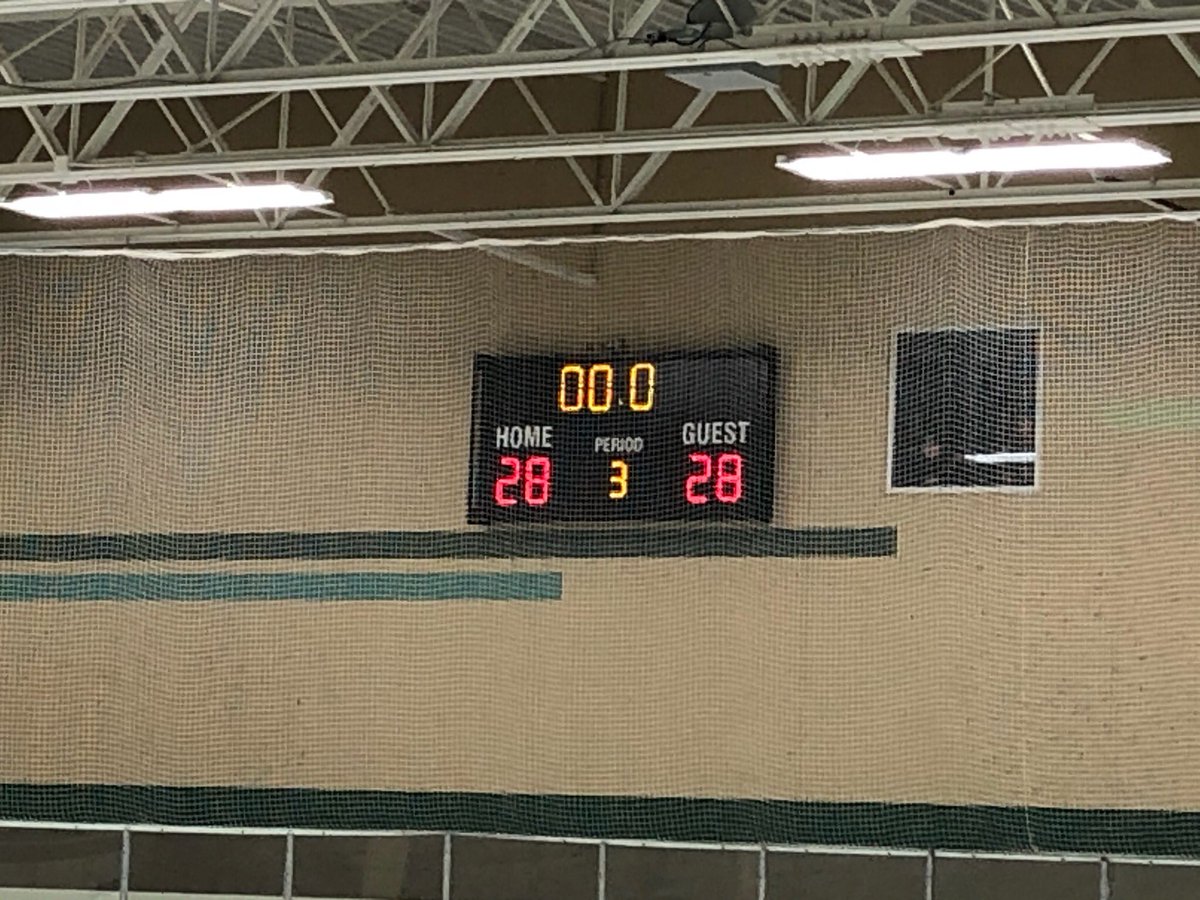 OMGBantamAA's tweet photo. Friday night fun for the boys against Dads and coaches. Good time had by all!  Goaltending was a little dicey but at least they tried hard. 😄#leafbirds 🍁🐦 @OMGHA2k https://t.co/evg0RAsUve