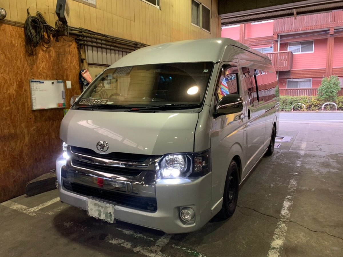 株式会社 カーフィックス ハイエース2型から4型への顔面移植完成 ハイエースは顔を変えるだけで新型になります笑 価格も外品部品があるので安価でできます ご興味ある方はカーフィックスまでご連絡くださいませ カーフィックス ハイエース