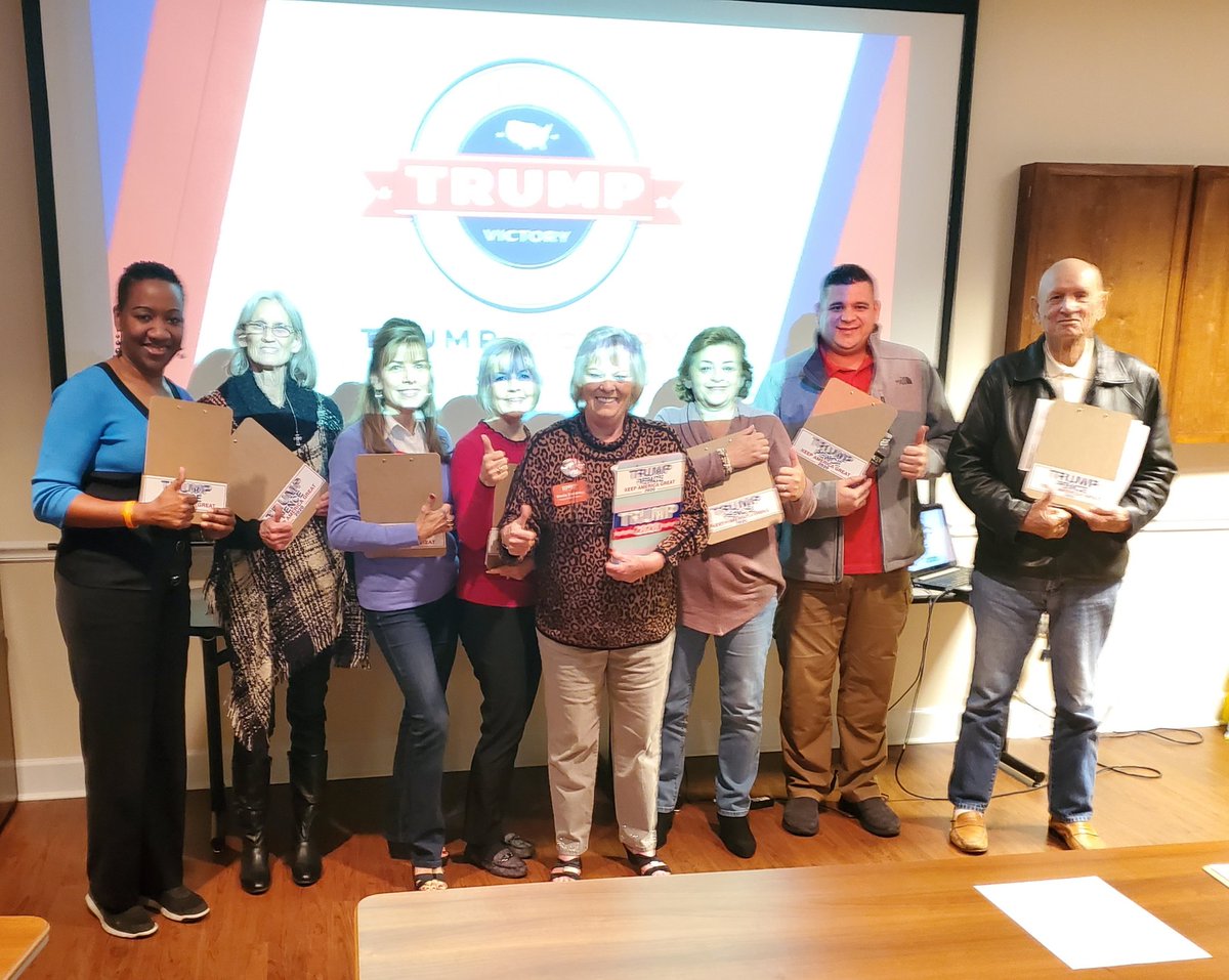 SheilaGOP's tweet photo. Great TVLI training tonight in Duval!!  These Trump Supporters are so ready to #LeadRight to #TurnDuvalRed  They all left with their clipboards and a plan of action! Join us tomorrow night 3520 St. John's Bluff 6 pm to learn to help! @realDonaldTrump https://t.co/Yy9e7AvT1t