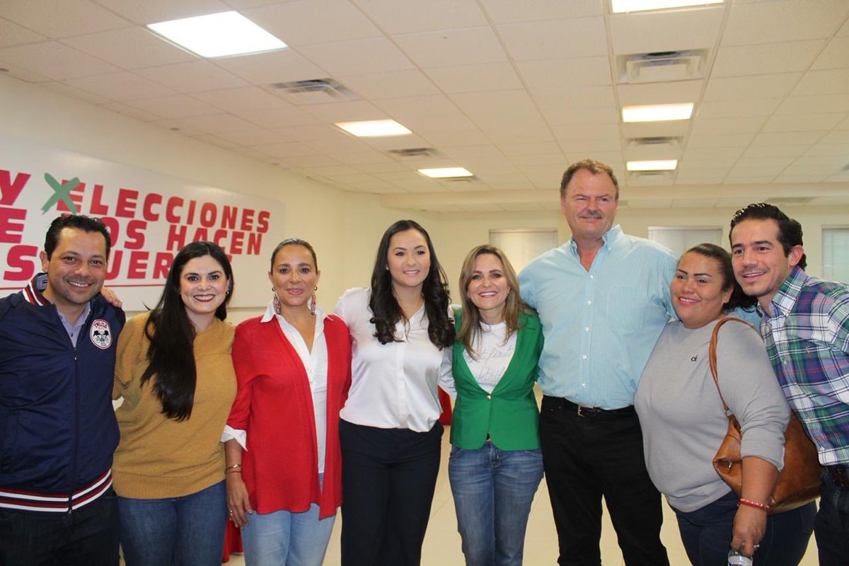 ONMPRI_Hmo's tweet photo. El día de hoy acompañamos a nuestros amigos Iris Sánchez Chui @irissanchezchiu y Oscar Cano @oscarcano_mx a su registro por la dirigencia del #PriHermosillo #MasRevolucionarios https://t.co/gAyqI1Mmo9