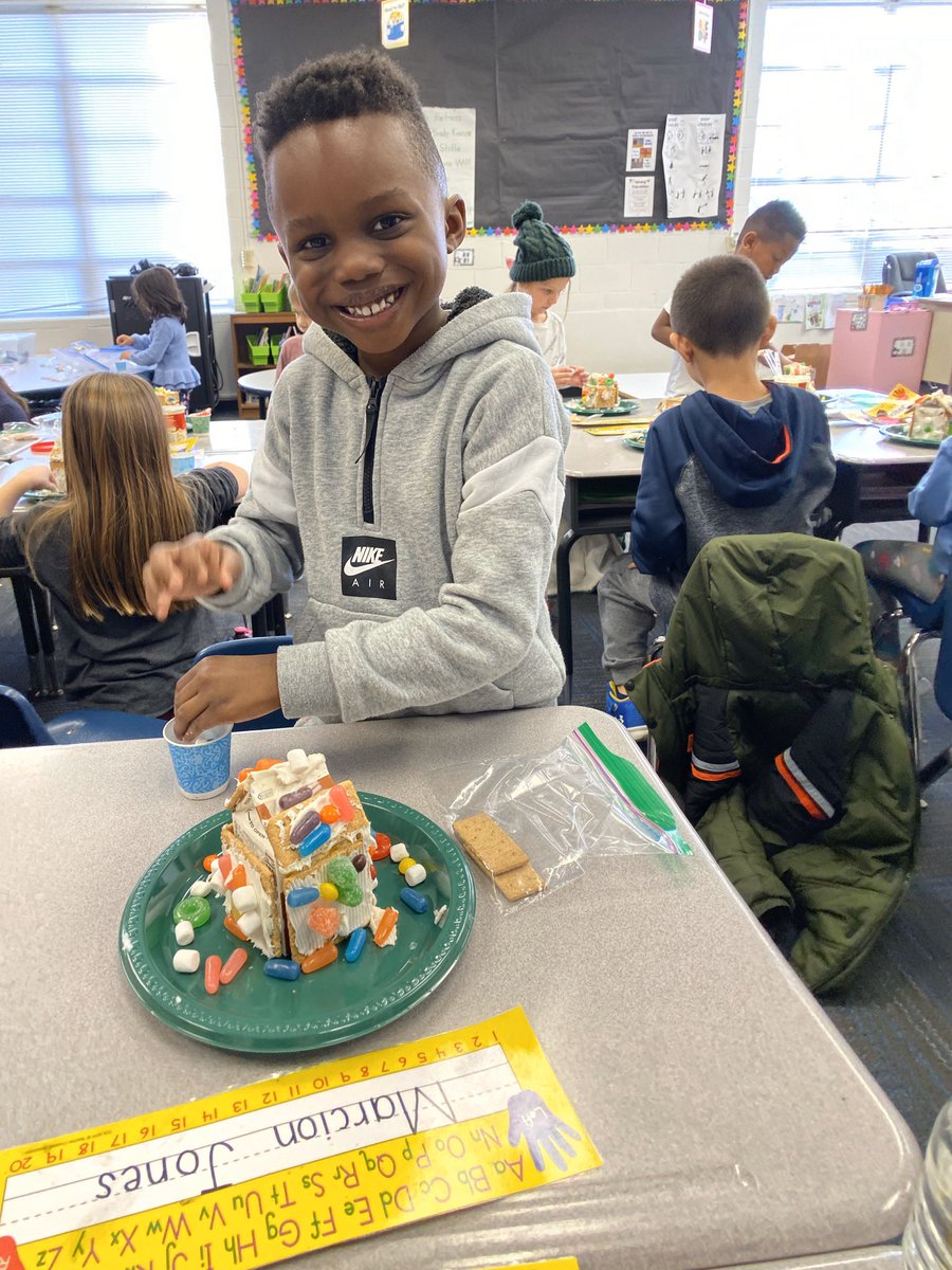 MissDencker's tweet photo. Gingerbread Day! https://t.co/nCH26M7xIS