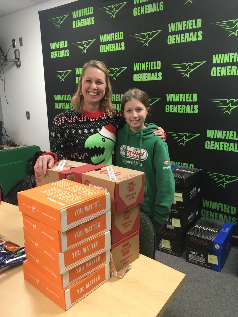 PutnamWVSchools's tweet photo. Elise was able to provide &amp; deliver approx. 2,100 meals! 📦 Absolutely phenomenal! 👏 TY, Elise, your kindness has certainly made a huge impact on students, their families, &amp; our Putnam community.❤️(2/2) #BoxToBellyChallenge #Hormel #PutnamProud #LoveMyWVSchool #HappyHolidaysPCS https://t.co/haIa9QbnKx