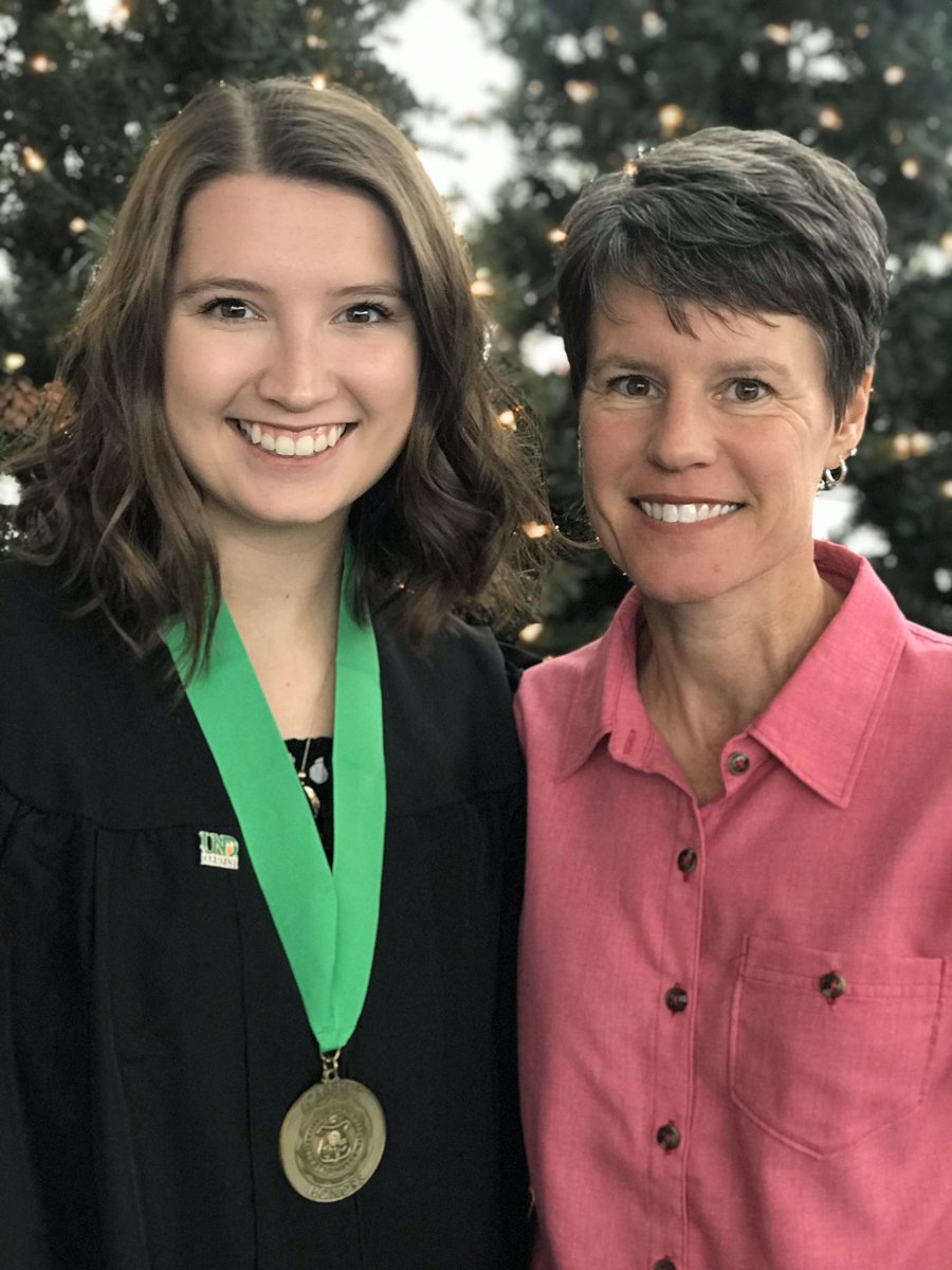 stephwernerruns's tweet photo. #UNDproud https://t.co/vZWv1gnaVQ