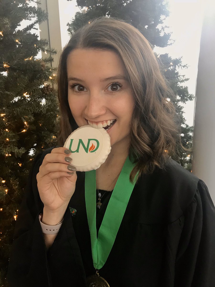 stephwernerruns's tweet photo. #UNDproud https://t.co/vZWv1gnaVQ