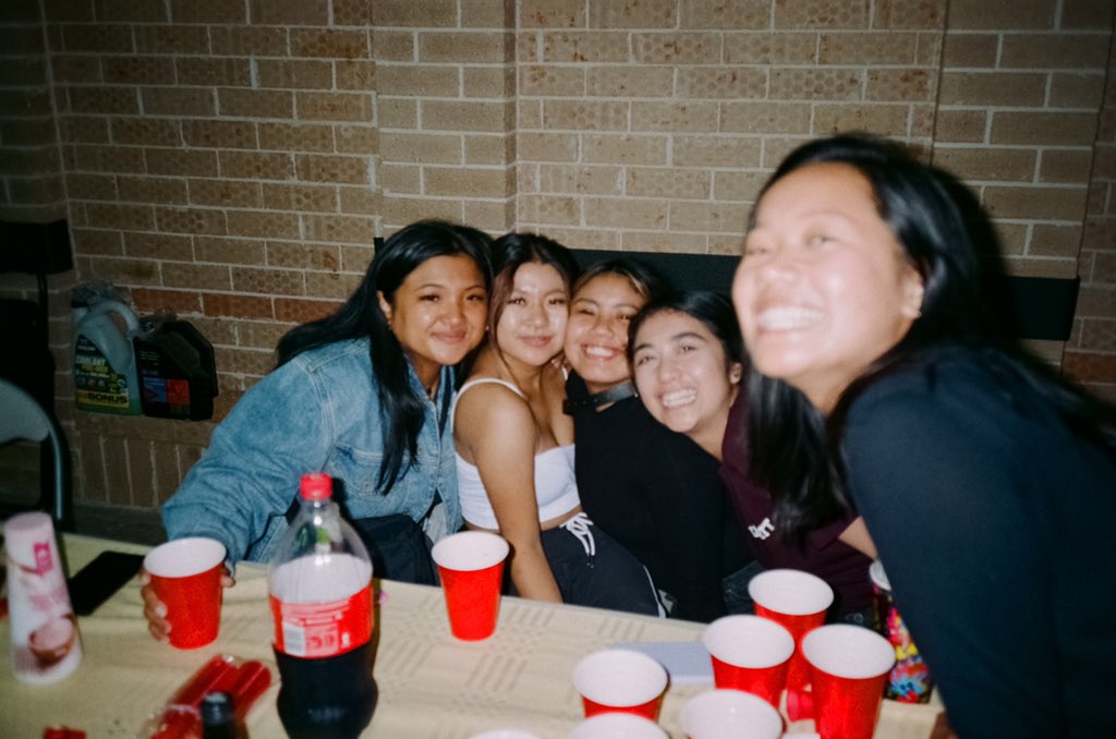 scallanta_'s tweet photo. FRIENDS ON FILM 📸 https://t.co/Igm4MnW5wi