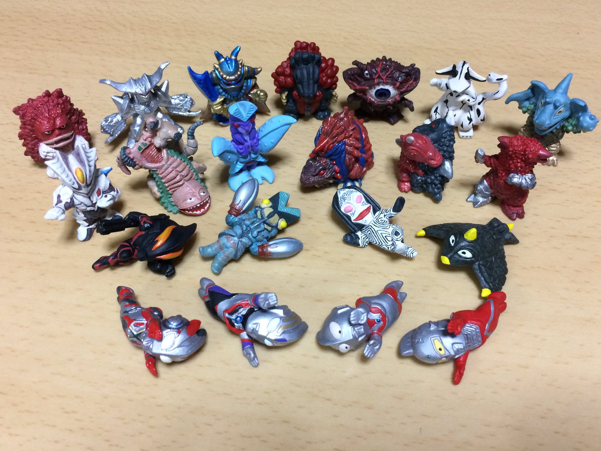 ウルトラ　墨絵スイング3 全13種コンプリート ウルトラ墨絵スイング03｜ガシャポンオフィシャルサイト