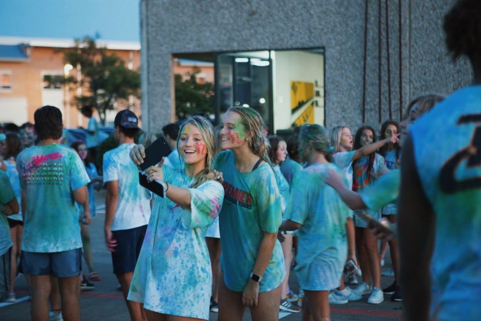 KaleighMckown's tweet photo. happy birthday to my bestfriend in the whole world @maceyweable_ have no idea what i’d do without you. so thankful for you and our 12 years of friendship🥺 love you more than you know weabs<33 https://t.co/kgTaeSwEtq