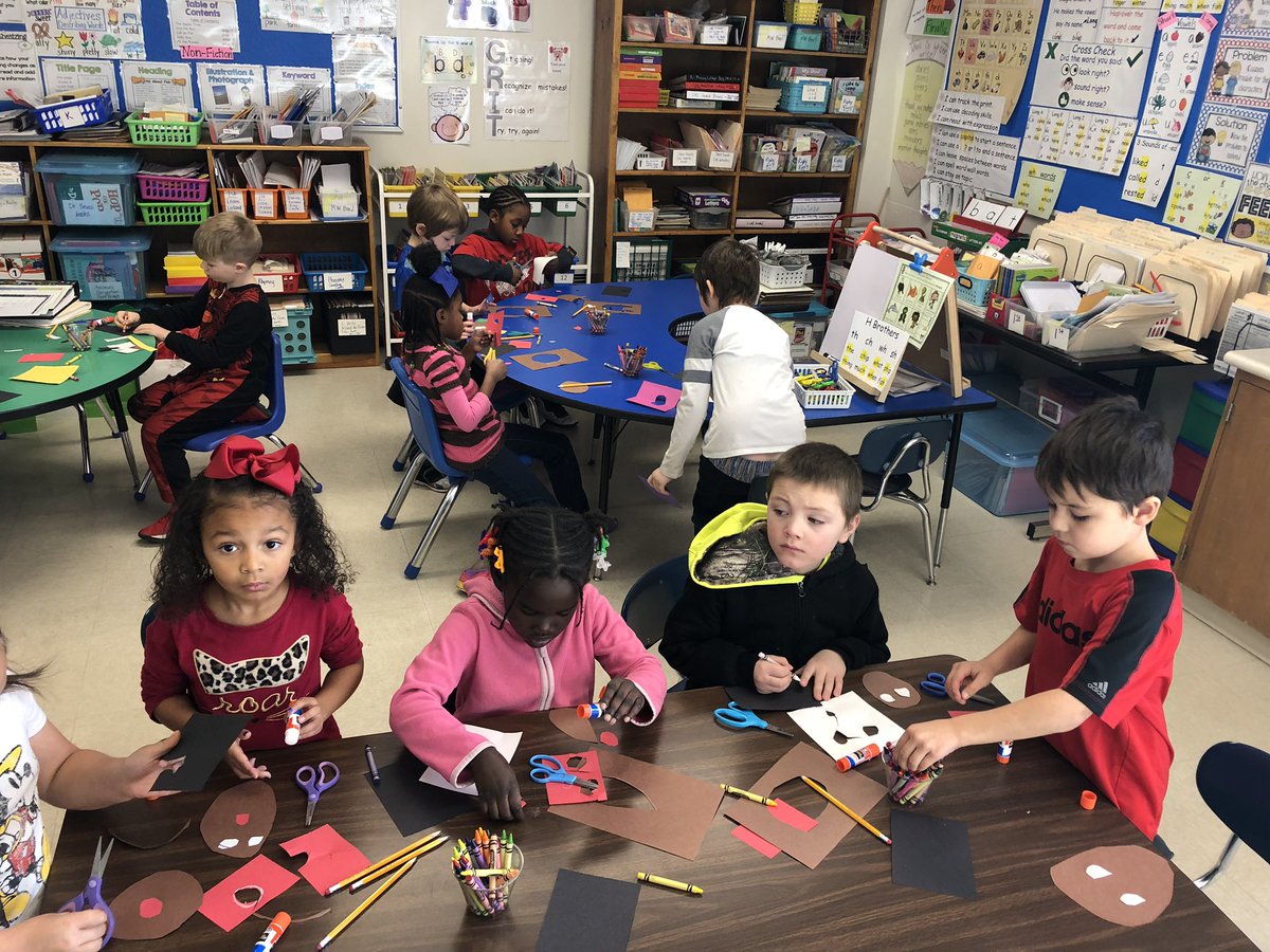 LauraSaey's tweet photo. Making our “Pet Reindeer” #wearesteele https://t.co/SuFZfHnh6S