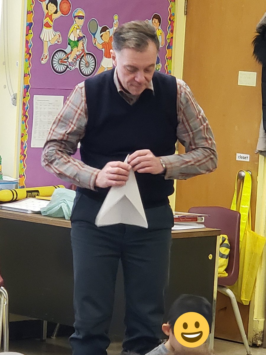 FinchPublic's tweet photo. A Great ending to the term. Finch holds its annual Holiday Read Aloud. Trustee Brown joins us as a guest reader.#literacy@alexbrownward12 https://t.co/ZJpa4yeJoN