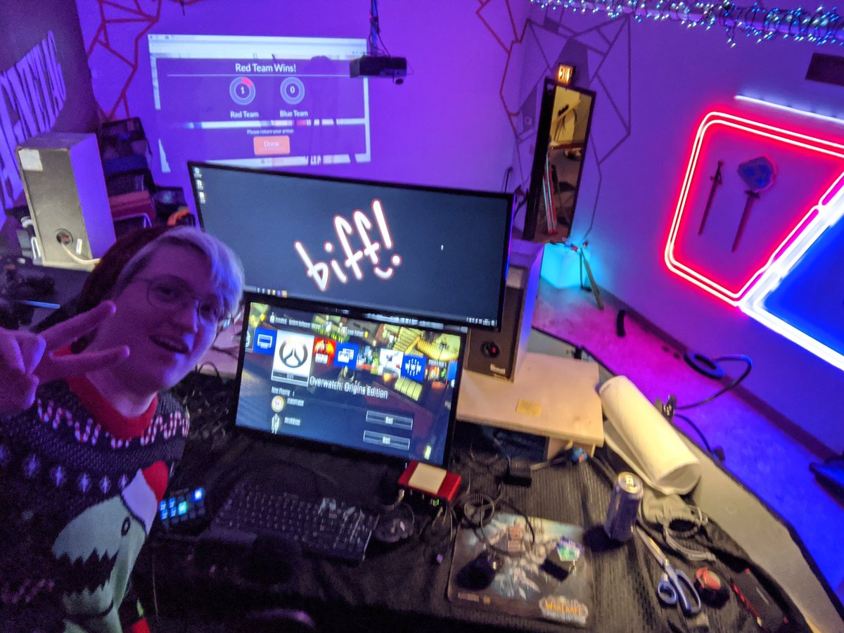 MooncatArcade's tweet photo. There is now a mothership control deck hovering over the arcade, and we are just about to start streaming for the first time. First guest spot, BIFF! @italianfishy is stepping in to show some diamond #Overwatch skills. #eSports #arcade #MKE https://t.co/tleCZKI0Zg