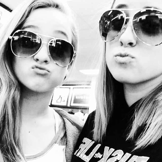 lauren_ash95's tweet photo. Happy birthday ya filthy animal #20 #not21 @twitterlessemily https://t.co/ENcUFzA5O2