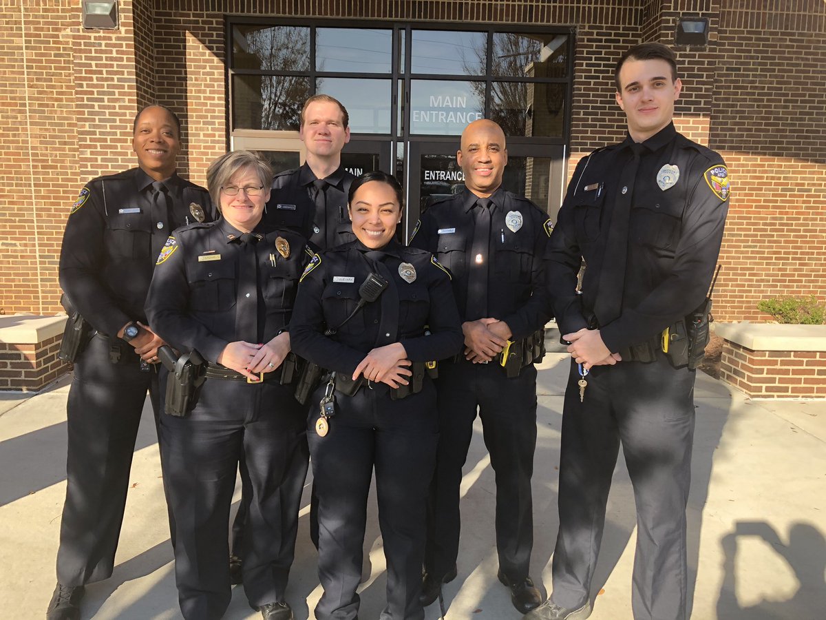 ChiefLetteney's tweet photo. Congrats to @ApexPolice officers and staff from other local agencies on your grad from the @waketechcc @Alliancebhc #CrisisInterventionTeam training program! We’re closing in our goal of 💯% trained so we can provide the best service to our community! @TheIACP #OneMindCampaign https://t.co/Fv3ylkFr6D