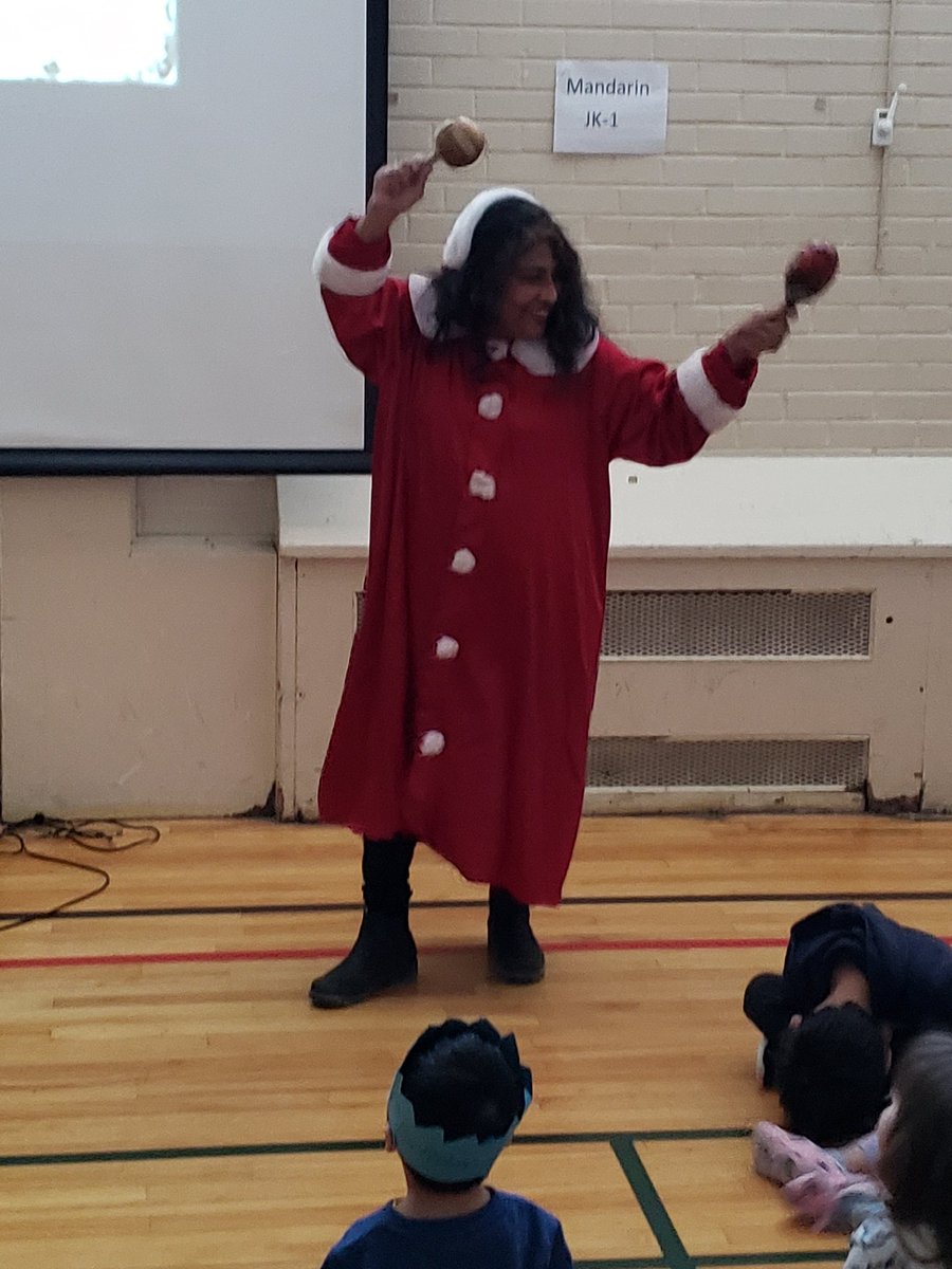 FinchPublic's tweet photo. Holiday cheer with our annual Holiday Sing Along! https://t.co/HHe7siLxiR