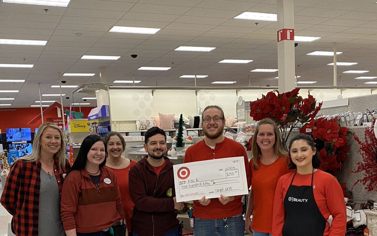 Exciting day today! We announced our second Work.Win.Give winner!!!! Kyle was super excited! #worksomewhereyoulove #WorkWinGive <a href="/CarieBusboom/">Carie Busboom</a> <a href="/clawler85/">Chels</a> <a href="/dunlap_jen/">jen dunlap</a> <a href="/DunnGeekedOut/">Lauren Dunn</a> @TiffMisk