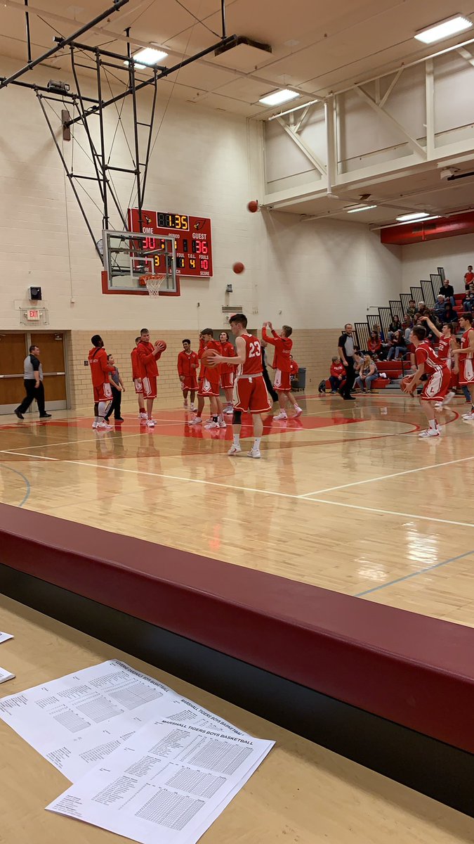 Redwood up 36-30 at half