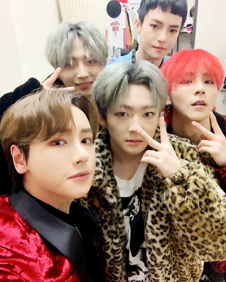 uth__official's tweet photo. [#UTH] Up To High!
오늘 1부 공연에 와주셔서 감사합니다❗
저희도 팬분들과 만나서 너무 기쁘고 행복했습니다❗❗❗❗
⠀
2부에서 또 만나요❗
⠀
今日は来てくれてありがとうございます!
僕たちもファンの皆さんと会えて嬉しくて幸せでした!!!!
⠀
また2部で会いましょう!!! https://t.co/ctkBoSNEPn