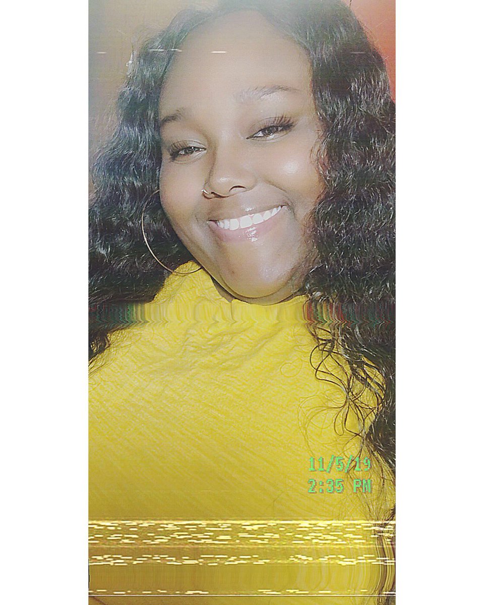 bigfine_dime's tweet photo. Almost forgot #bigfinefriday (haven’t taken any pictures since the cruise 😬 buuuut oh well 🥴
#naturalhair #naturalista #NaturalHairTwitter #skinglowin #frogrowin #bigfinehive #sewin #protectivestyles #BigGirlTwitter #FatGirlTwitter #BigFineEnergy #bigfinesmatter https://t.co/lQPykJJEWC