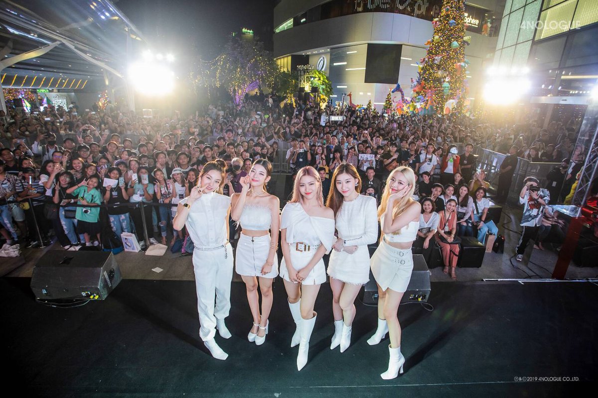 ITZYofficial's tweet photo. ITZY PREMIERE SHOWCASE TOUR 'ITZY? ITZY!' IN BANGKOK

PRESS CONFERENCE

#ITZY #있지 @ITZYofficial
#ITzICY #ICY
#MIDZY #믿지 https://t.co/qZnAvk2weK