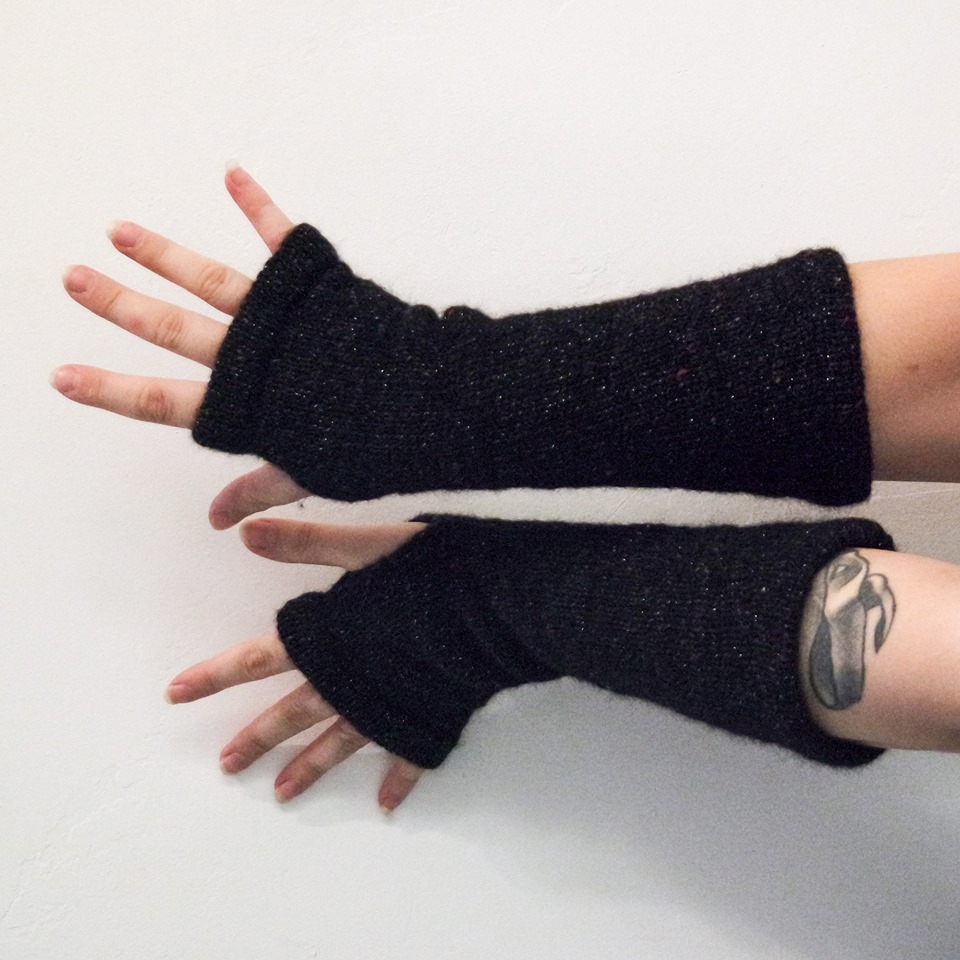 SuperSoftKnits's tweet photo. #Sale! 20% OFF!
#Black #Fingerless #Mittens #Gloves #Knit #ArmWarmers #wool #WomenGloves #Boho #sparkly #knitmittens
https://t.co/StBFgnefK7 @Etsy https://t.co/FxzT5SNhgS