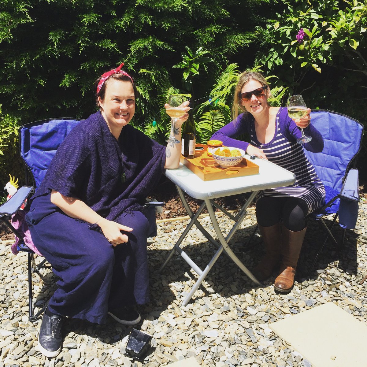AngelaCuming's tweet photo. Play date with Ms Emily Writes. #funedin #dunedin #queen https://t.co/NNk8o5L8ev