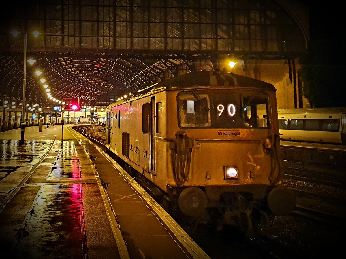 StedmanSlowSix's tweet image. Last shift before six days off. A nice little blast down the Brighton Main Line on a route proving run. #englishelectric #class73 #brightonmainline #flooding #sussex