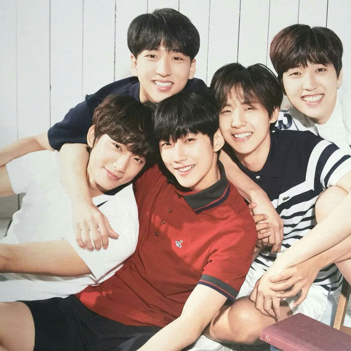 yeojareum's tweet photo. most of them nasa military na and i cant help but cry kase alam ko na dadating sila sa point na magiging inactive na sila sa kpop industry pero kasi tangina sila reason bakit ako kpop fan dati gang ngayon saet saet lang ㅠㅠ my main boys my babies :(( hihintay ko comeback nyo :< https://t.co/wZWitgCB5U