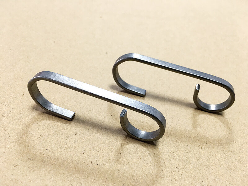 LSumchain's tweet image. The affordable carbon steel Wire form for hanger is here: yuansine.com/carbon-steel-w… #hollowtubewireform #wireforming