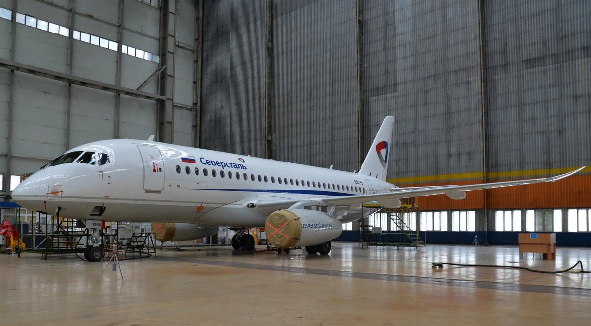 cestenlair's tweet photo. Le premier #SSJ100 équipé d'ailettes marginales profilées dites #Saberlets vient d'être livré à l'opérateur russe #Severstal Récemment certifiées par les autorités russes ce dispositif permet d'améliorer les performances de l'appareil et d'économiser jusqu'à 4% de carburant 🇷🇺 https://t.co/yRBQFc5GjZ